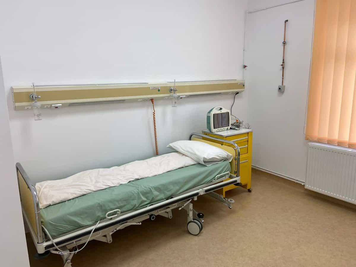 spitalul municipal mediaș primește primii bolnavi de covid - este nevoie de medici pe ati