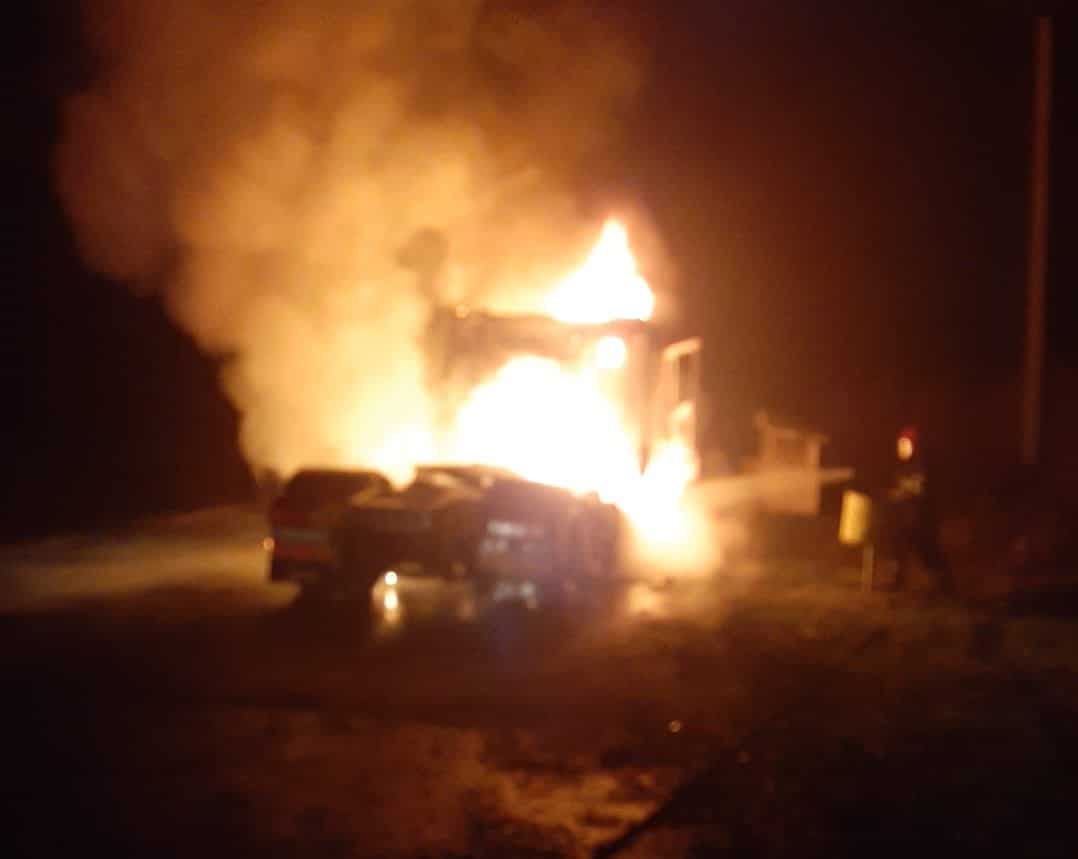 foto tractor în flăcări la mediaș - pompierii au lichidat incendiul