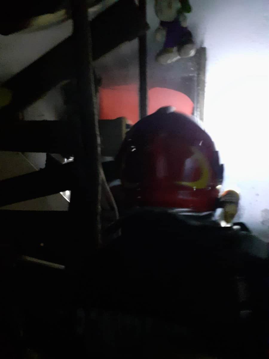 foto incendiu la o casă din mediaș, în miez de noapte. au intervenit două autospeciale
