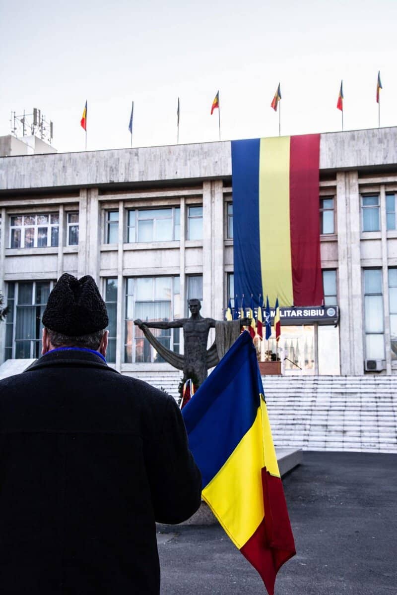 FOTO - Un 1 Decembrie "altfel" la Sibiu - Ceremonie restrânsă în fața Cercului Militar