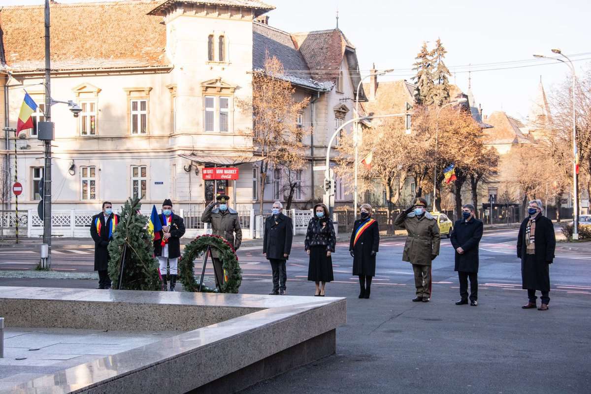 FOTO - Un 1 Decembrie "altfel" la Sibiu - Ceremonie restrânsă în fața Cercului Militar