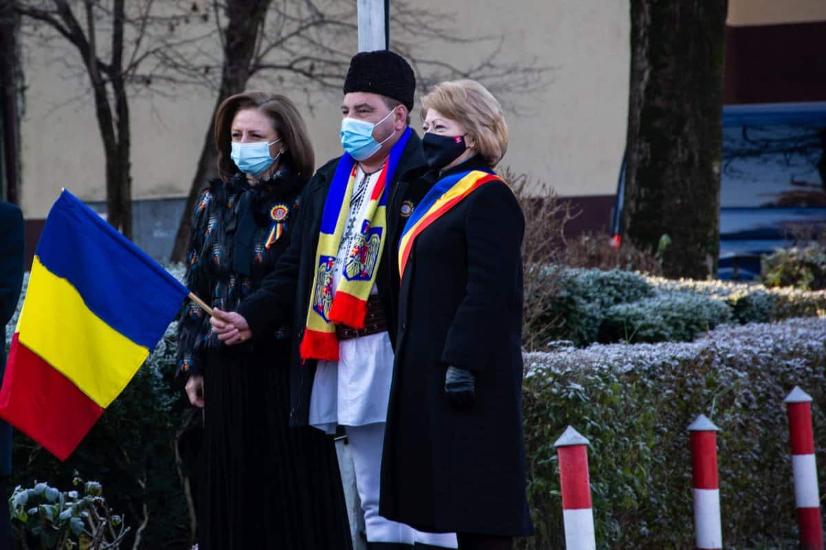 FOTO - Un 1 Decembrie "altfel" la Sibiu - Ceremonie restrânsă în fața Cercului Militar