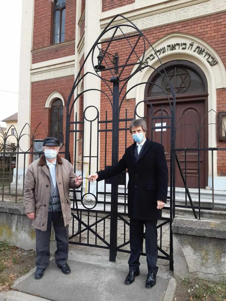 poarta sinagogii din sibiu reabilitată cu ajutorul calfelor și a ministerului de externe al germaniei