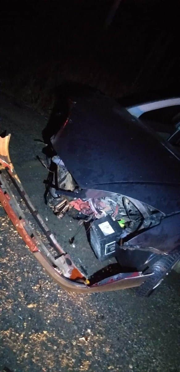 mașină aruncată în șanț în urma unui accident pe dn14 în laslea - șofer dus la spital