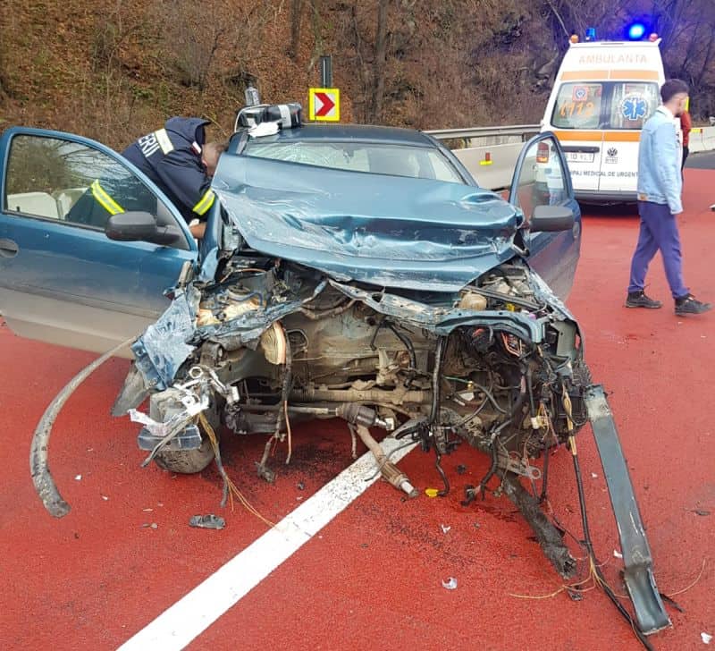 foto accident pe valea oltului, la lazaret. doi tineri răniți