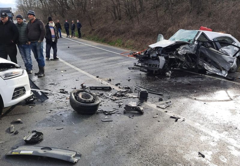 UPDATE VIDEO FOTO Accident pe DN1 la Porumbacu de Jos - Cel puțin trei victime