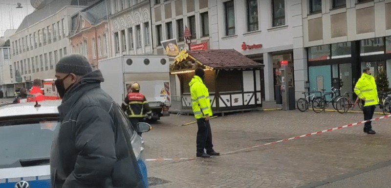 video cel puțin doi morți și zece răniți în germania - o mașină a intrat în mulțime