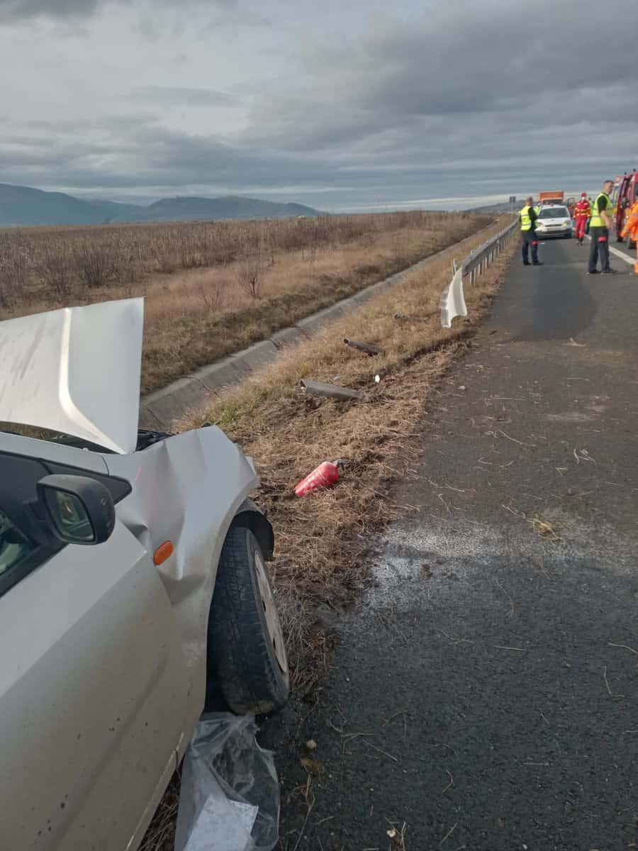 video: accident pe autostrada sibiu - deva. mașină înfiptă în parapet