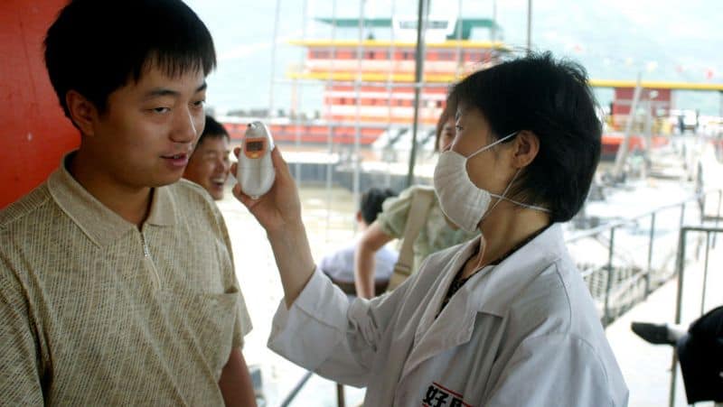 un oraş din china, cu peste nouă milioane de locuitori, a intrat în lockdown din cauza pandemiei de covid