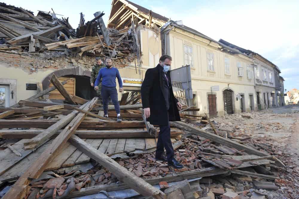 foto: cutremur puternic în croația - o persoană a murit, clădiri prăbușite