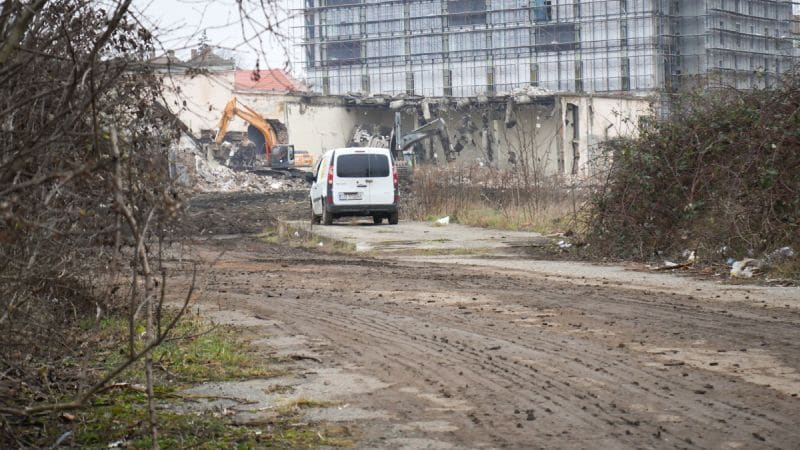 video foto străzi pline de noroi la doi pași de centrul sibiului - zona trei stejari arată jalnic din cauza unui șantier