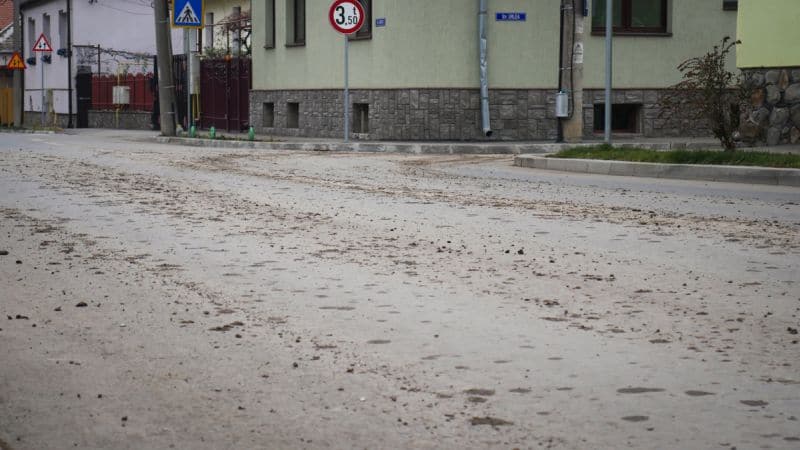 video foto străzi pline de noroi la doi pași de centrul sibiului - zona trei stejari arată jalnic din cauza unui șantier