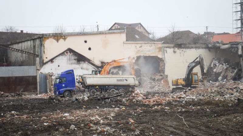 video foto străzi pline de noroi la doi pași de centrul sibiului - zona trei stejari arată jalnic din cauza unui șantier