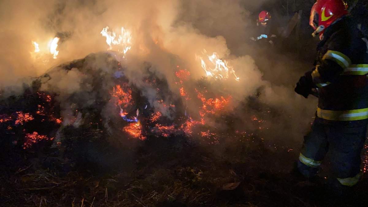 noapte de foc pentru pompierii sibieni - s-au luptat trei ore să stingă un incendiu