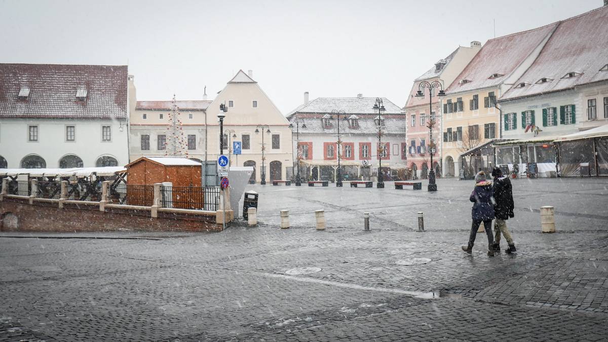 FOTO: Sibiul de poveste - Cum arată orașul după prima ninsoare din acest an