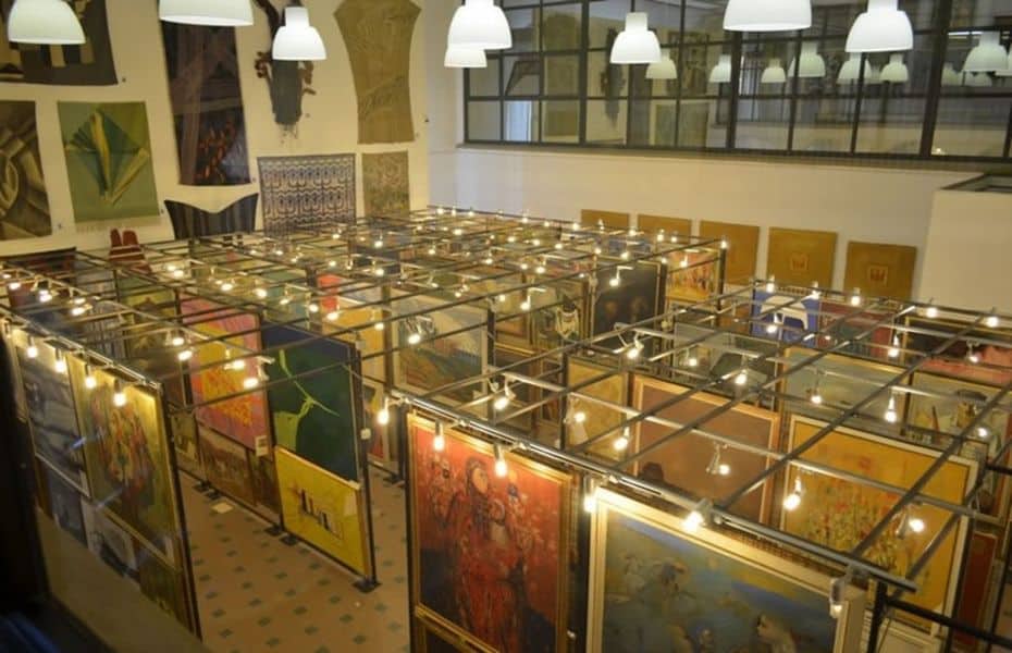 expoziție deosebită la sibiu - tablouri din tablă și cupru