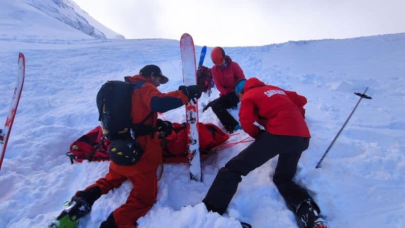 cinci accidente la schi în păltiniș - salvamontiștii sibieni vin cu recomandări pentru a evita incidentele