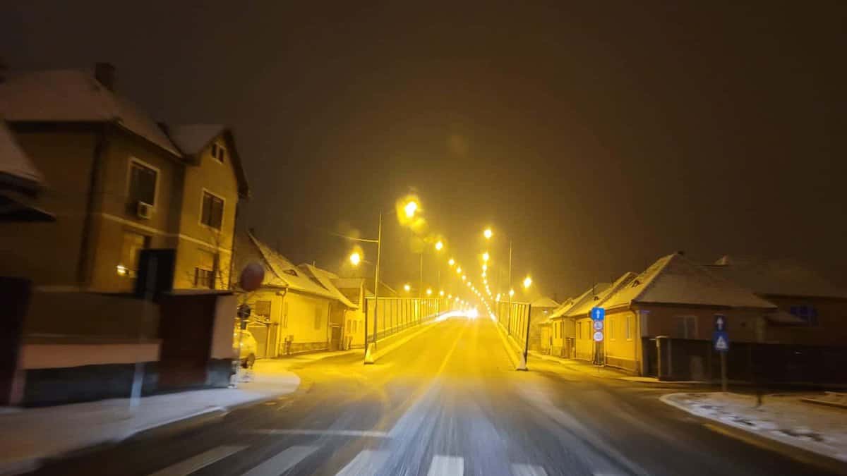 video foto: se circulă în condiții de iarnă - prima tamponare a avut loc la piața cibin