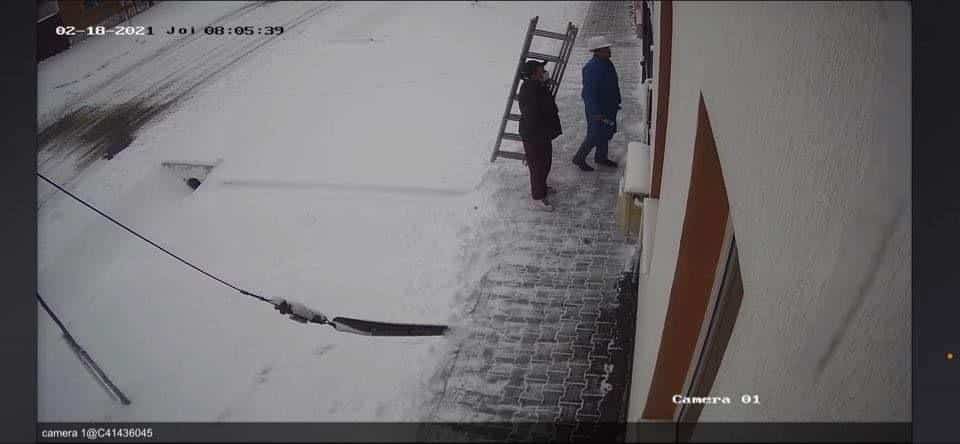 video foto aveți grijă! falși angajați electrica bat la ușile sibienilor