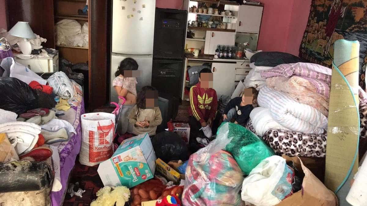 voluntarii sibieni aduc zâmbete pe chipurile celor necăjiți - donează haine și alimente