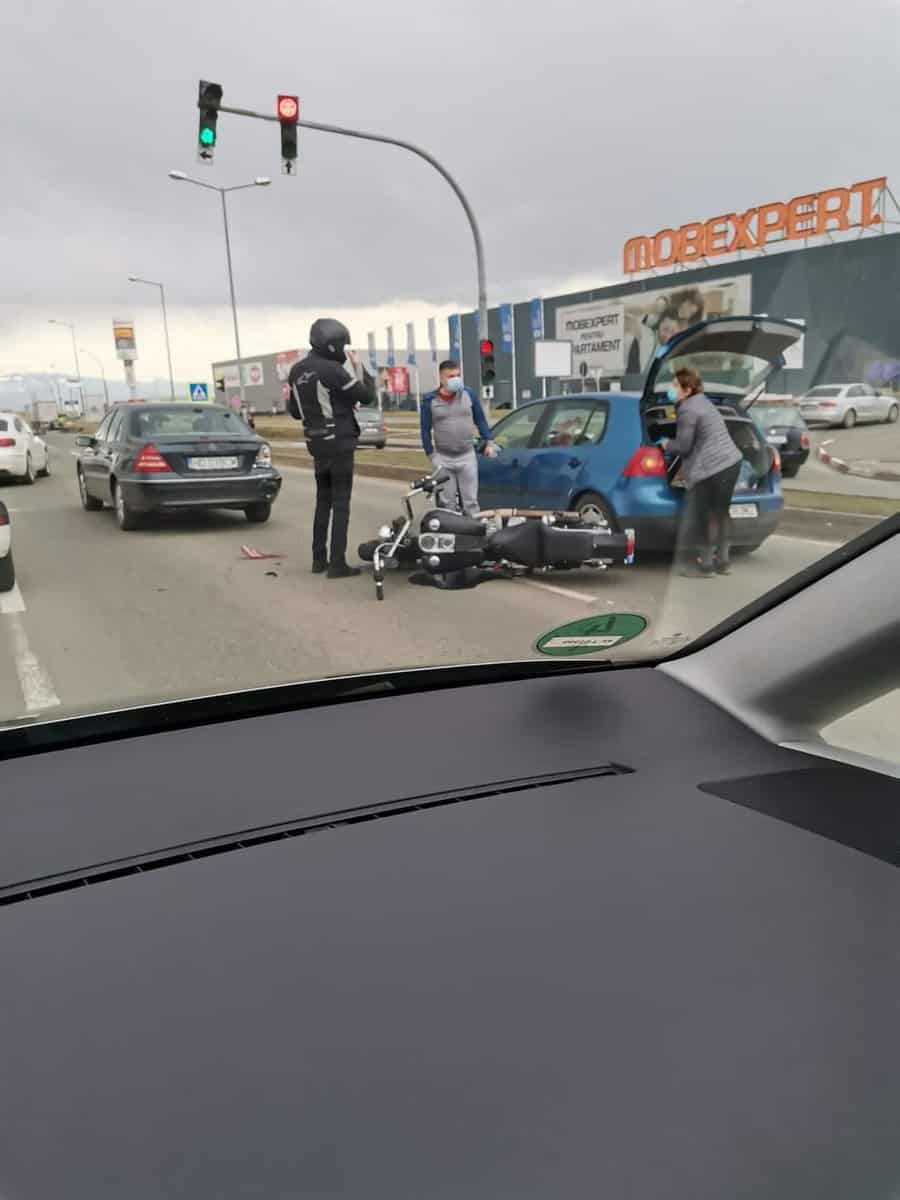 update accident între o mașină și un motociclist la ieșirea din sibiu spre șelimbăr