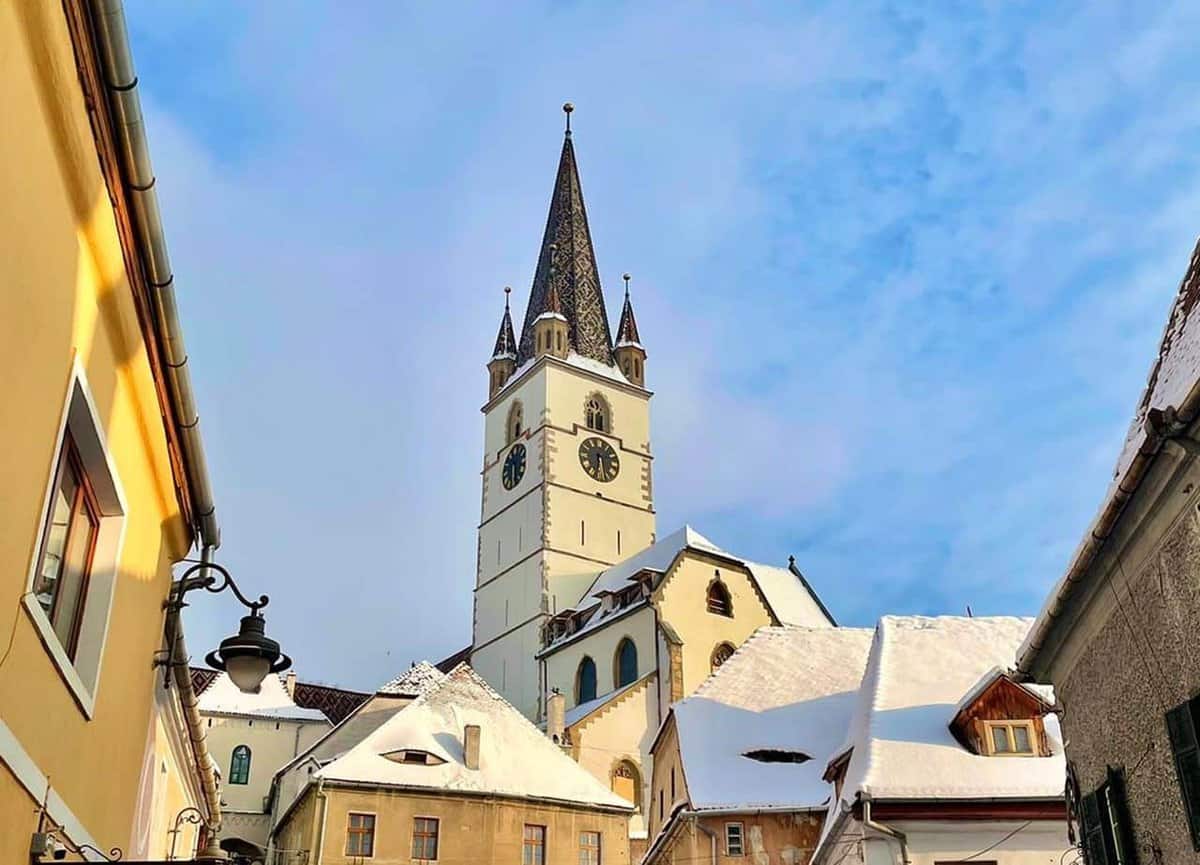 Weekend animat la Sibiu. Fuga Lolelor și mega petrecere Backyard la Redal, principalele atracții