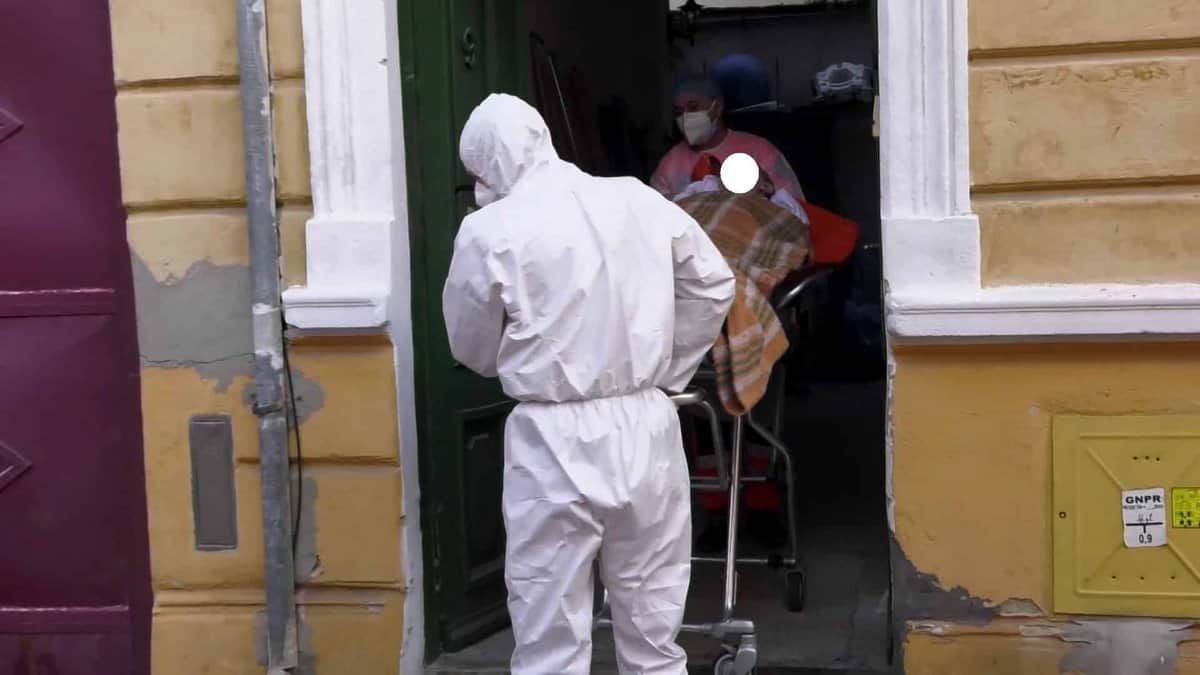 focar de coronavirus – bătrâni infectați cu covid 19 și abandonați într-un azil clandestin din sibiu (video foto)