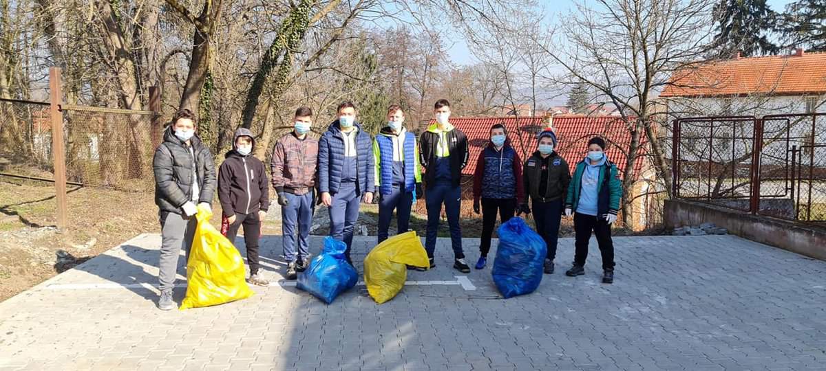 foto - acțiune amplă de ecologizare în avrig - participă sute de voluntari