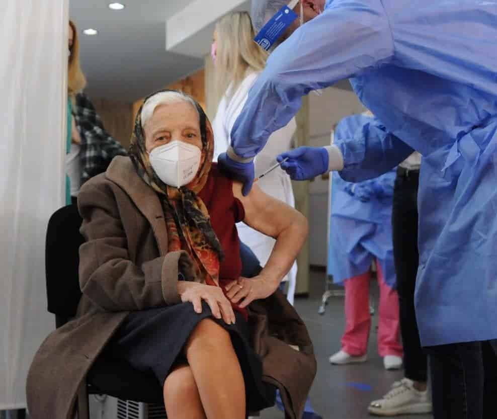 femeie de 105 ani după vaccin - ”este singura soluție să scăpăm”
