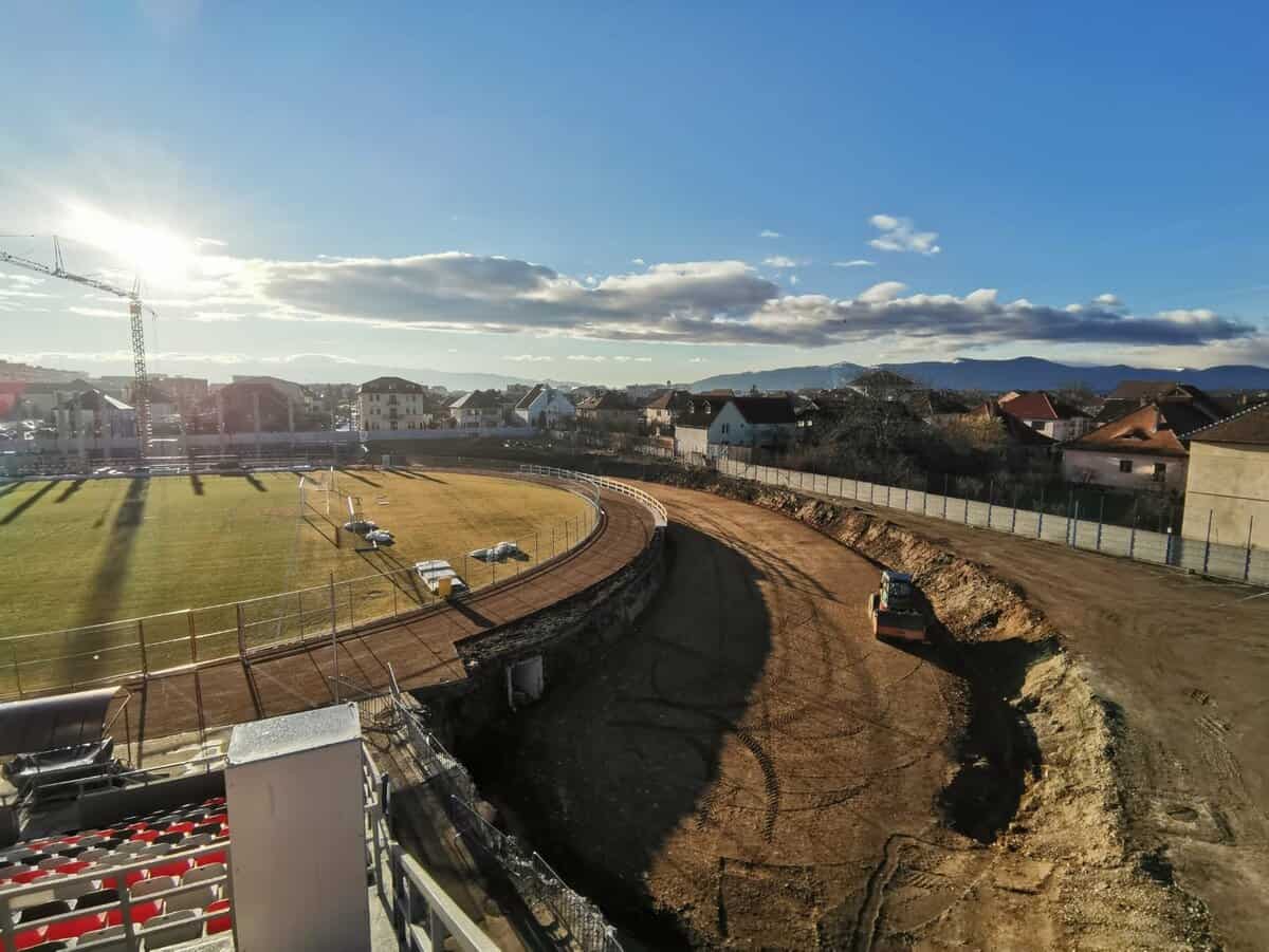 video foto - lucrările de la stadionul municipal - tribuna oficială prinde contur - arena va fi gata în 2022