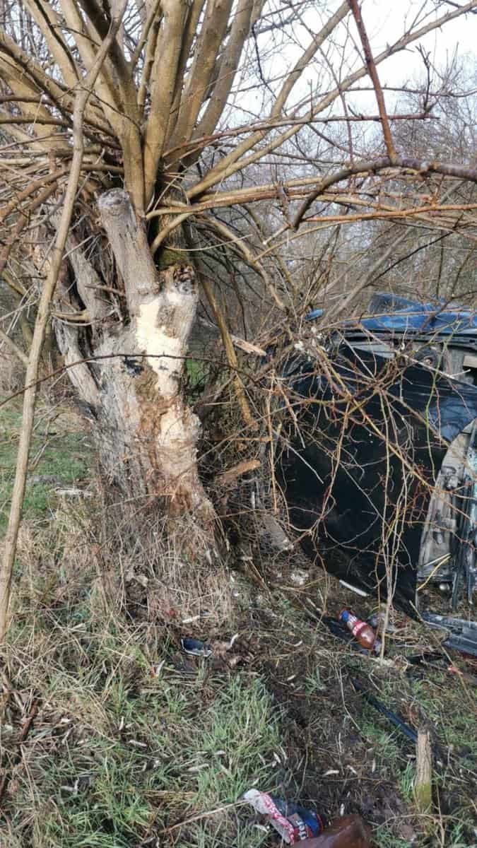 foto accident teribil în vâlcea. doi bărbați au murit