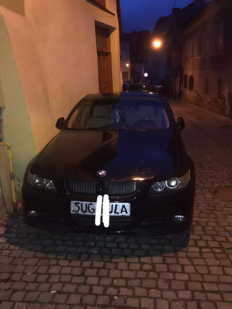 când parchezi unde te taie capul - un șofer nesimțit a primit un „cadou” nesperat