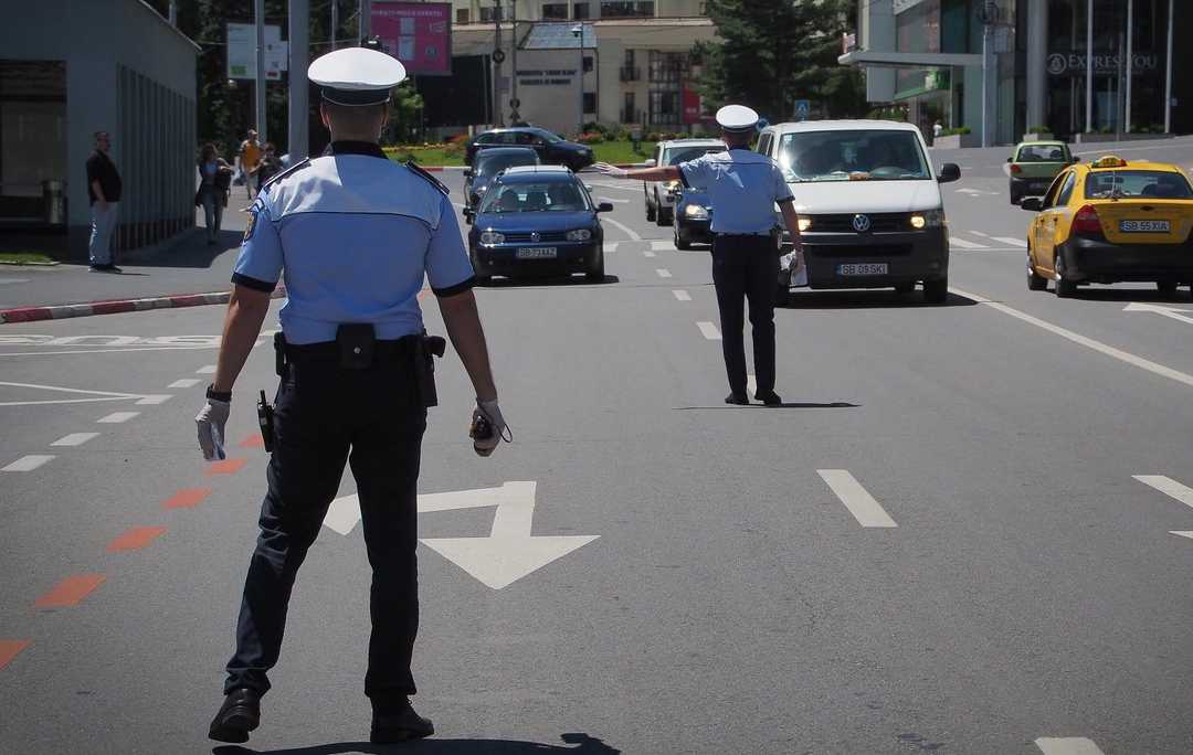 sfatul polițiștilor pentru șoferi – „prudență, atenție și răbdare în trafic”