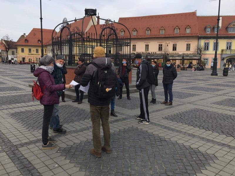 video foto protestul împotriva restricțiilor la sibiu, un eșec - participanți foarte puțini