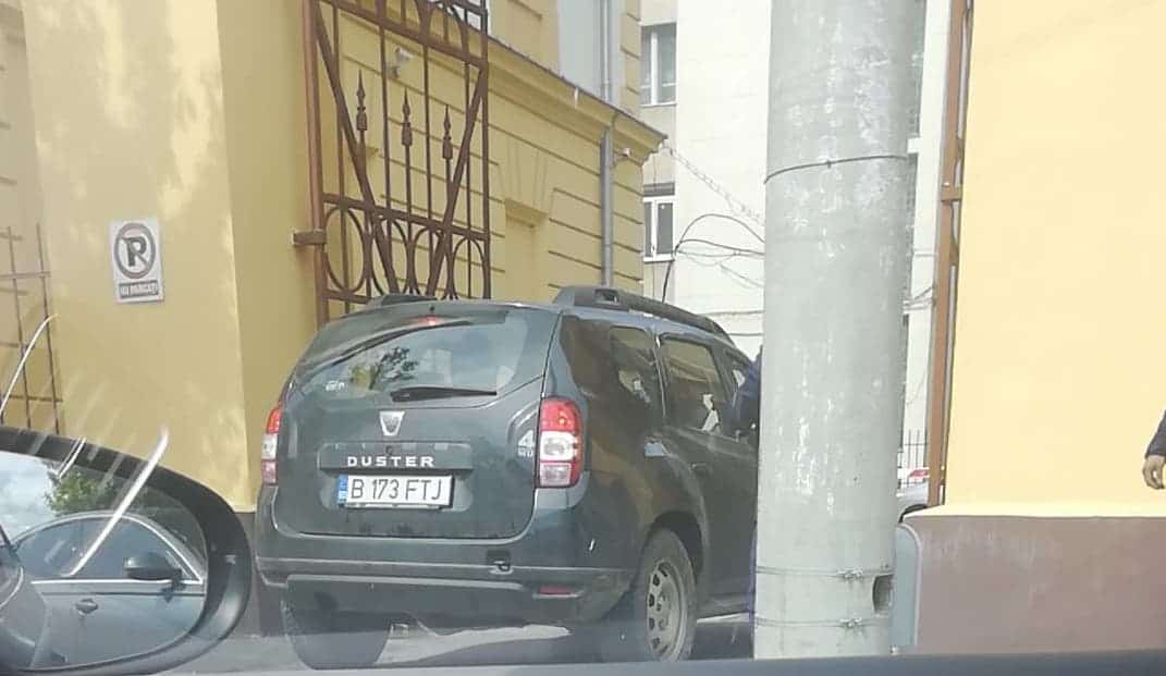 video foto - perchezițiile de la polițiștii din sibiu - șaptesprezece agenți aduși la audieri la parchet