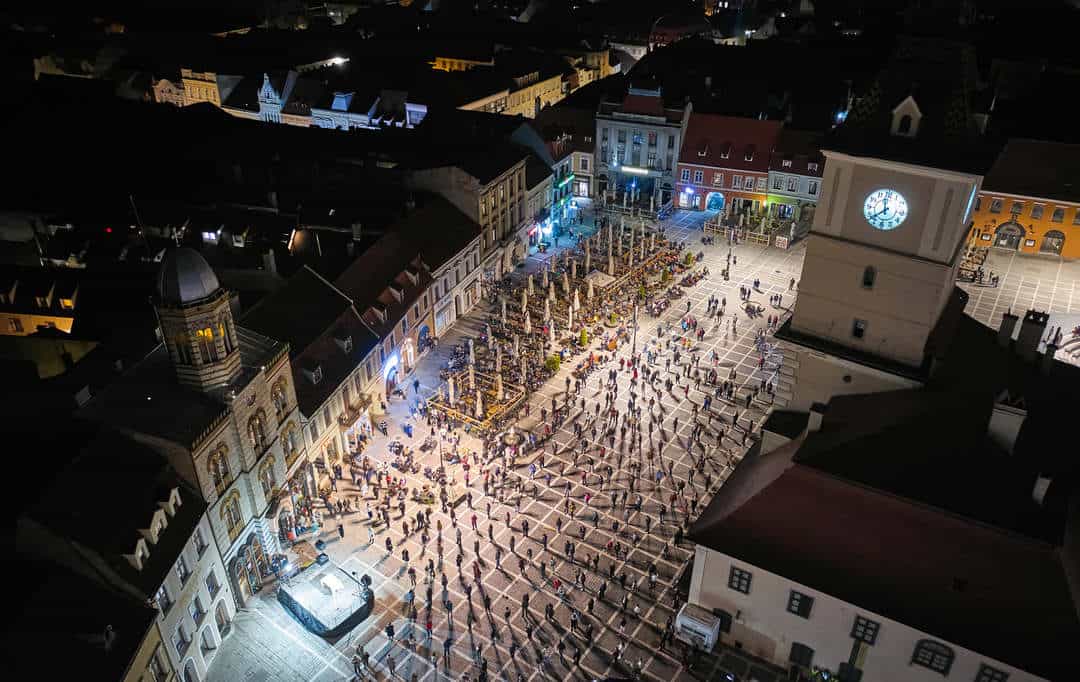 foto brașovenii, exemplu național - imagini impresionante de la slujba de înviere