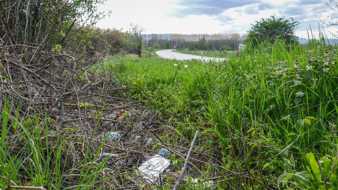 video: maldăre de gunoaie între sibiu și poplaca - zona este “sufocată” de deșeuri