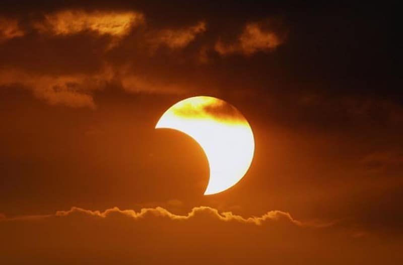 eclipsă parțială de soare - se vede din mai multe zone ale româniei