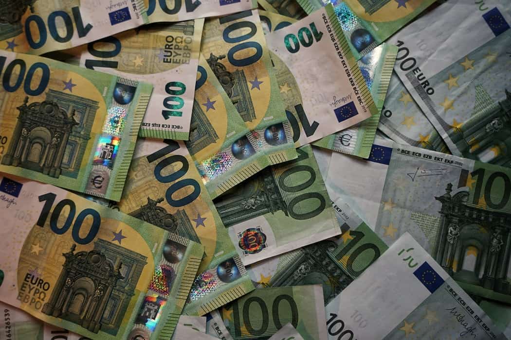 o femeie a avut timp de câteva săptămâni 33 de milioane de euro în poșetă, fără să știe