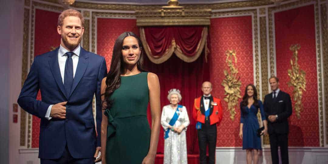 Figurile de ceară ale prințului Harry și Meghan Markle de la Madame Tussauds, separate de restul familiei regale