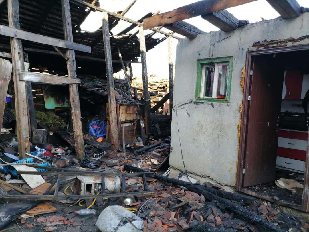 familia din cristian care a rămas fără casă în urma unui incendiu - „am pierdut tot, avem nevoie de ajutor”
