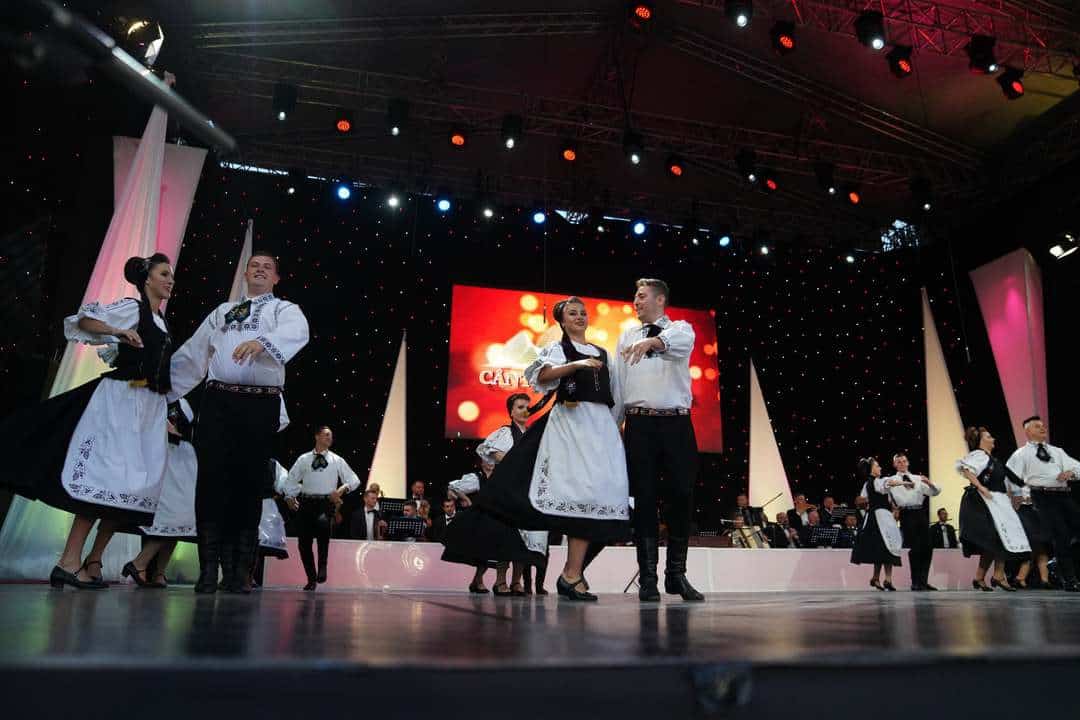 junii sibiului, în premieră la tvr cu spectacolul ”miracolul tradițiilor românești”