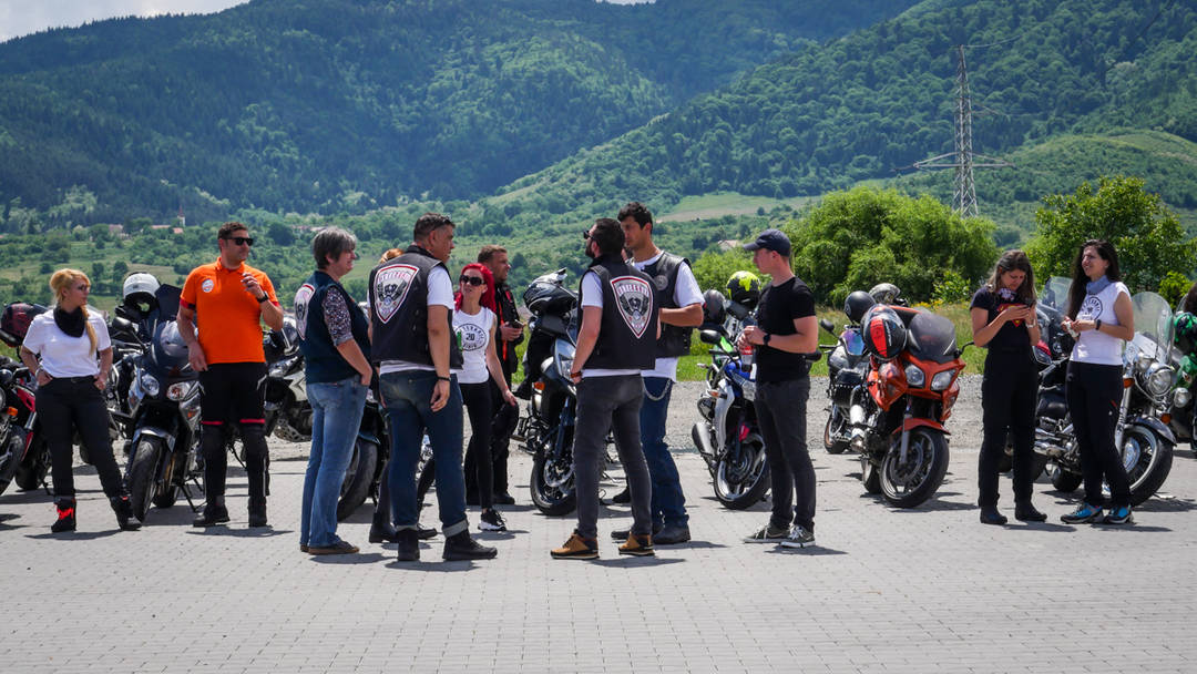 zeci de motocicliști sibieni merg în weekend să curețe pădurea dumbrava
