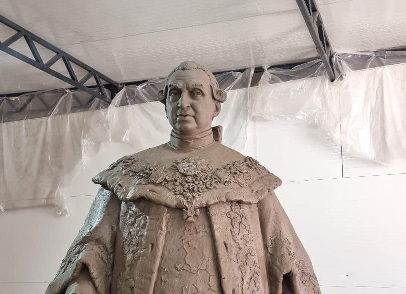 statuia baronului brukenthal va fi amplasată în piața mare în aproximativ 2 luni