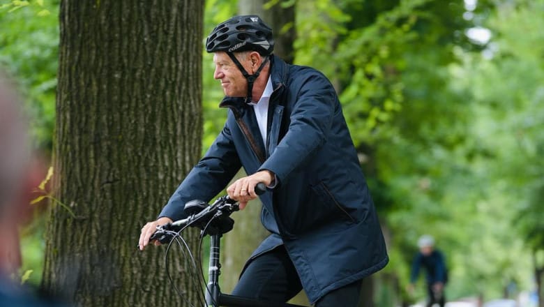 klaus iohannis, de ziua bicicletei - ”trebuie să redăm orașele oamenilor”