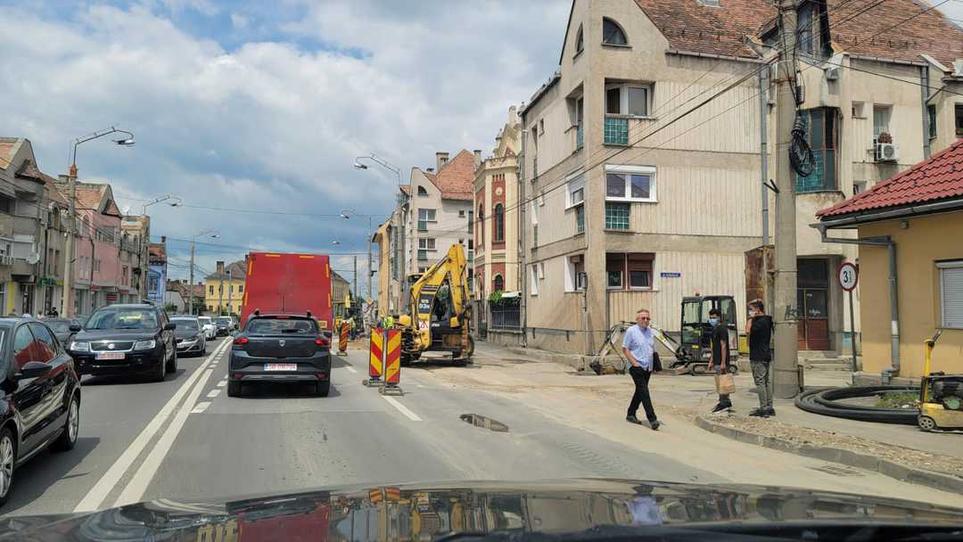 VIDEO FOTO Haos în trafic la Sibiu - Evitați Bulevardul Coposu și strada Constituției