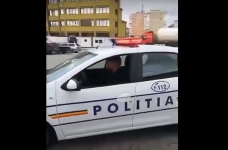 video mașină a poliției sibiene, transformată în ”jucărie” pentru angajatul unui service