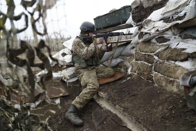 ucraina atacată de separatiștii susținuți de moscova. un soldat si-a pierdut viata