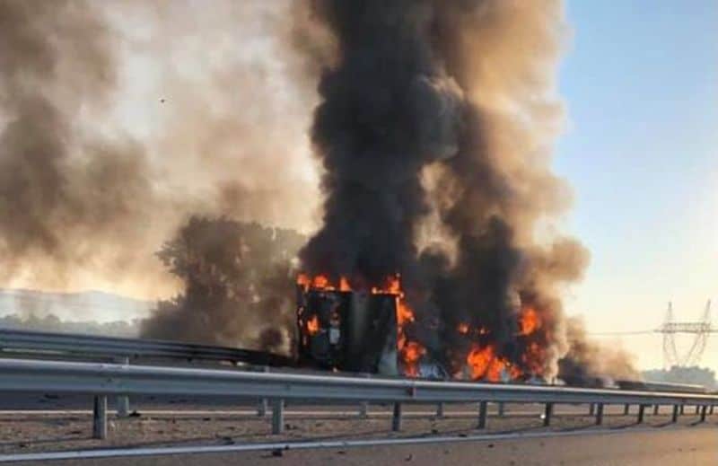 tir în flăcări pe autostrada sibiu - deva în urma unui accident