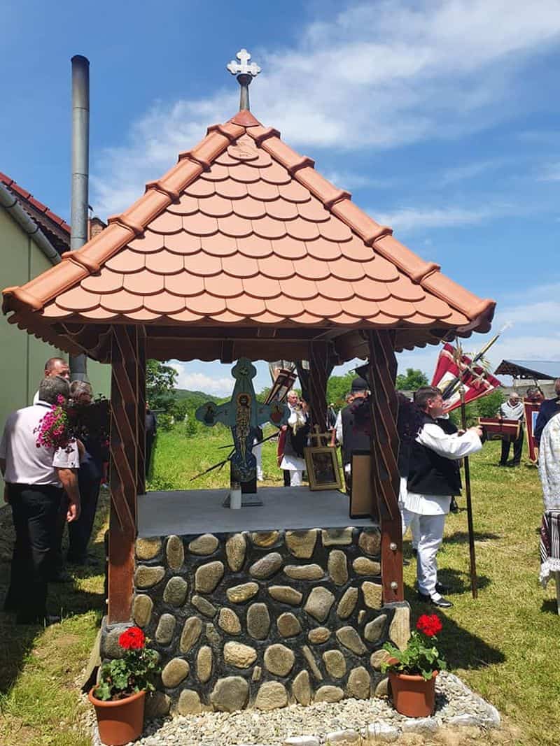 foto video rusaliile sărbătorite tradițional în satele sibiene. s-au încins hore la jina